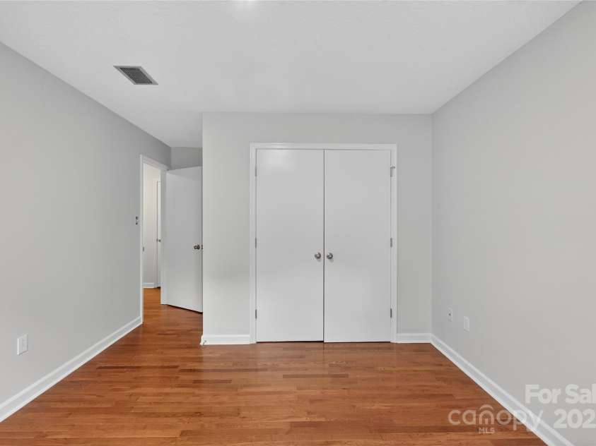 2736 Lawton Bluff Road, Charlotte, NC 28226.  MLS# CAR4290884, YatesRealty ID 33323. 