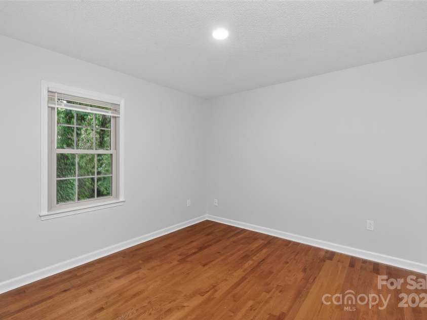 2736 Lawton Bluff Road, Charlotte, NC 28226.  MLS# CAR4290884, YatesRealty ID 33323. 