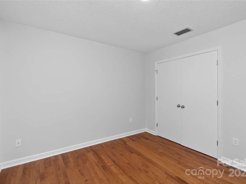 2736 Lawton Bluff Road, Charlotte, NC 28226.  MLS# CAR4290884, YatesRealty ID 33323. 