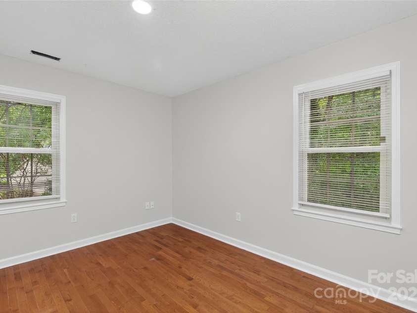 2736 Lawton Bluff Road, Charlotte, NC 28226.  MLS# CAR4290884, YatesRealty ID 33323. 