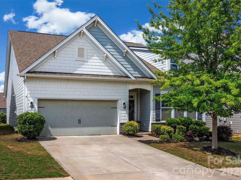 7040 Chrysanthemum Road, Lancaster, SC 29720.  MLS# CAR4378875, YatesRealty ID 33324. 
