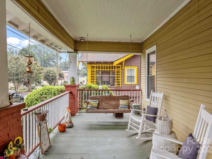 515 Council Street, Salisbury, NC 28144.  MLS# CAR4293279, YatesRealty ID 33325. 