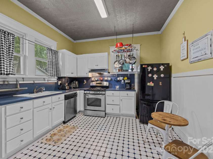 515 Council Street, Salisbury, NC 28144.  MLS# CAR4293279, YatesRealty ID 33325. 