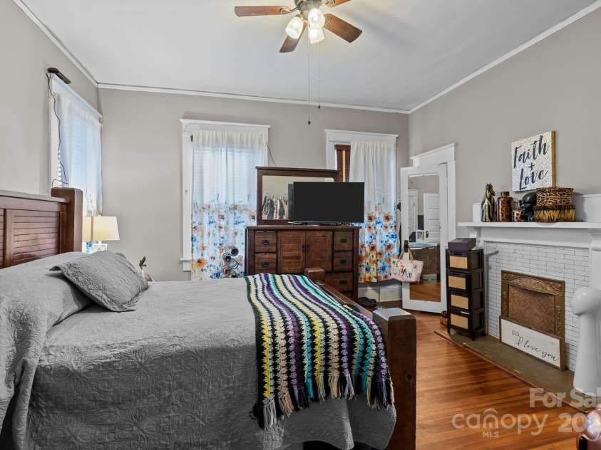 515 Council Street, Salisbury, NC 28144.  MLS# CAR4293279, YatesRealty ID 33325. 