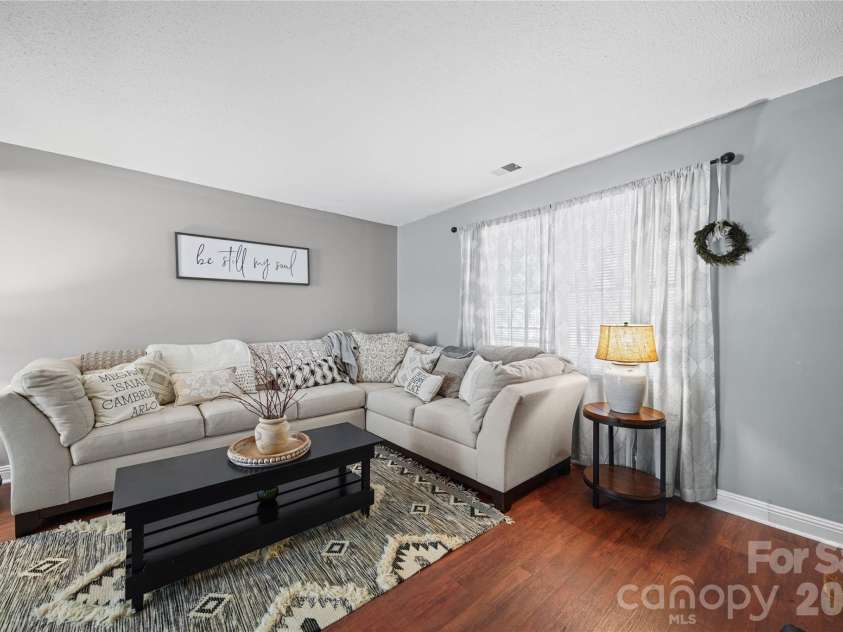7131 Wannamaker Lane, Charlotte, NC 28226.  MLS# CAR4379505, YatesRealty ID 33325. 