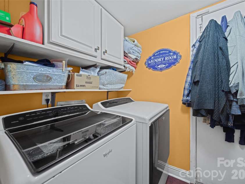 7131 Wannamaker Lane, Charlotte, NC 28226.  MLS# CAR4379505, YatesRealty ID 33325. 