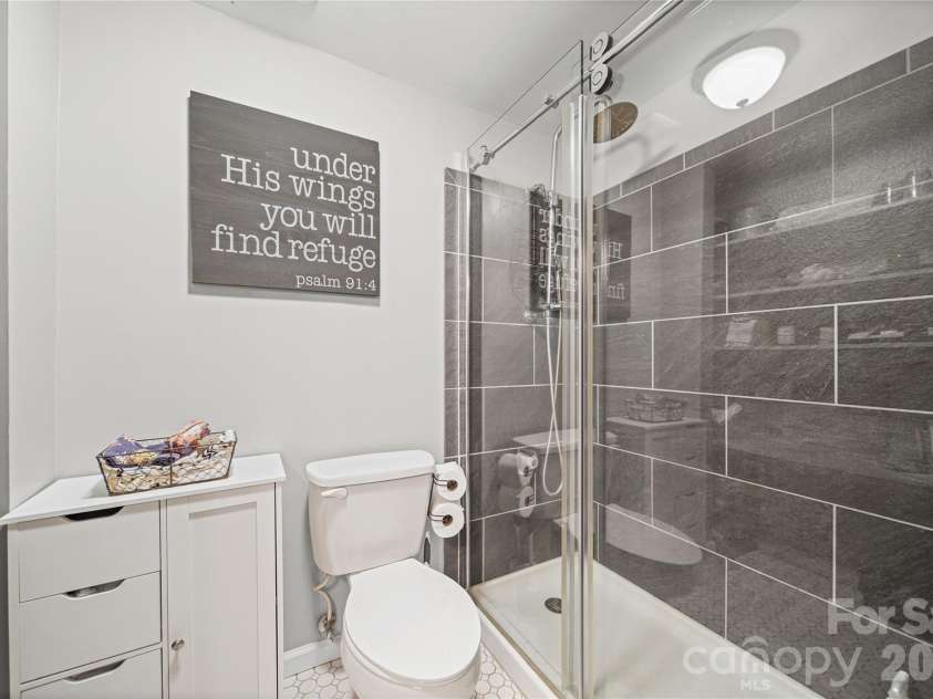 7131 Wannamaker Lane, Charlotte, NC 28226.  MLS# CAR4379505, YatesRealty ID 33325. 