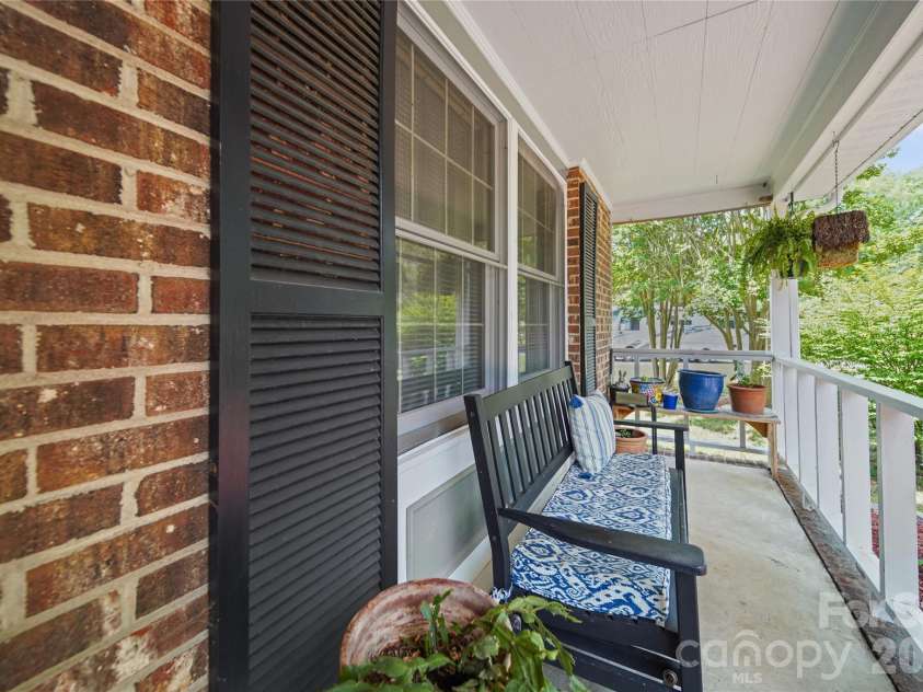 7131 Wannamaker Lane, Charlotte, NC 28226.  MLS# CAR4379505, YatesRealty ID 33325. 