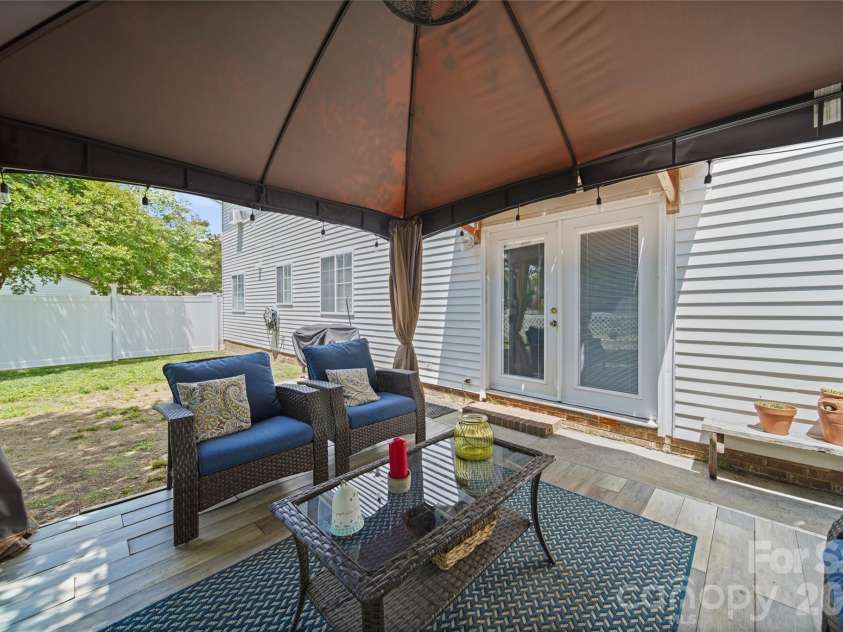 7131 Wannamaker Lane, Charlotte, NC 28226.  MLS# CAR4379505, YatesRealty ID 33325. 