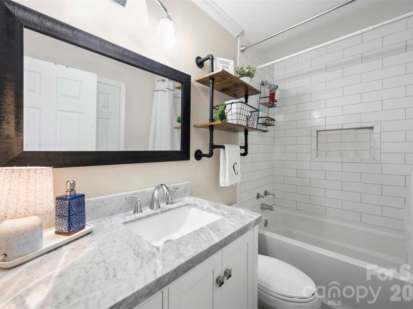 2109 Hollandale Drive, Gastonia, NC 28054.  MLS# CAR4384714, YatesRealty ID 33327. 