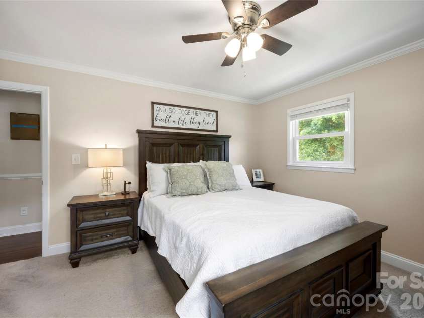 2109 Hollandale Drive, Gastonia, NC 28054.  MLS# CAR4384714, YatesRealty ID 33327. 