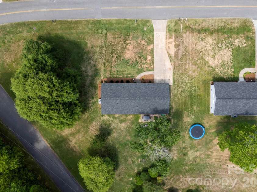 2109 Hollandale Drive, Gastonia, NC 28054.  MLS# CAR4384714, YatesRealty ID 33327. 