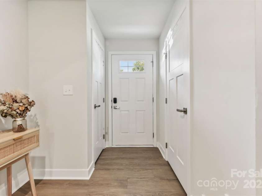 3222 Beeler Lane, Charlotte, NC 28208.  MLS# CAR4294344, YatesRealty ID 33328. 