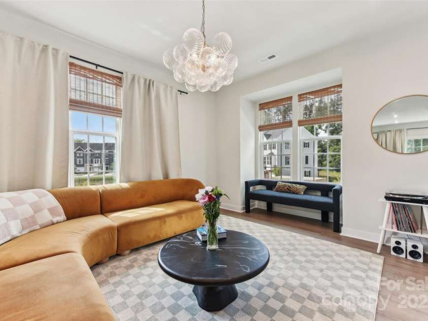 3222 Beeler Lane, Charlotte, NC 28208.  MLS# CAR4294344, YatesRealty ID 33328. 