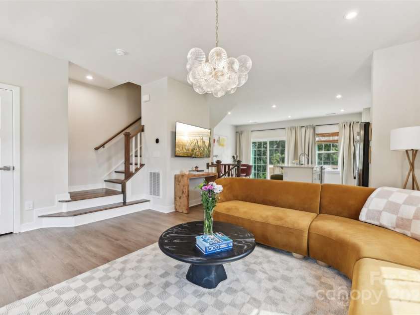 3222 Beeler Lane, Charlotte, NC 28208.  MLS# CAR4294344, YatesRealty ID 33328. 