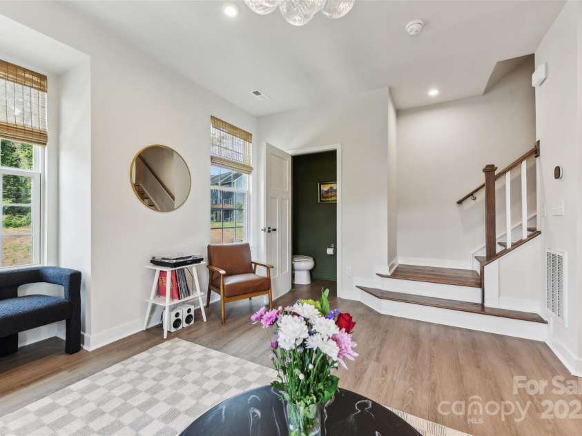 3222 Beeler Lane, Charlotte, NC 28208.  MLS# CAR4294344, YatesRealty ID 33328. 
