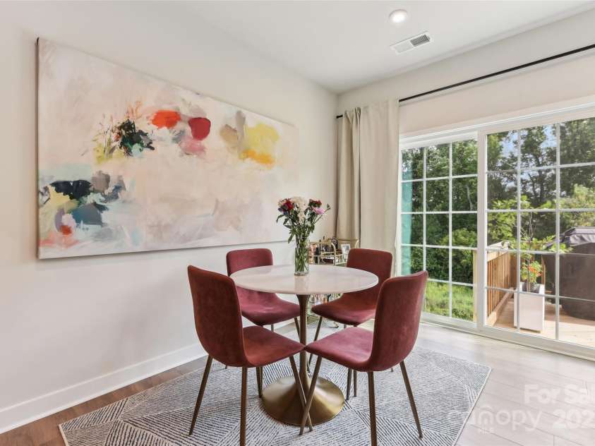 3222 Beeler Lane, Charlotte, NC 28208.  MLS# CAR4294344, YatesRealty ID 33328. 