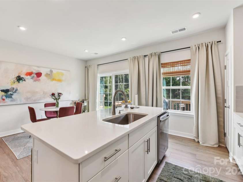 3222 Beeler Lane, Charlotte, NC 28208.  MLS# CAR4294344, YatesRealty ID 33328. 
