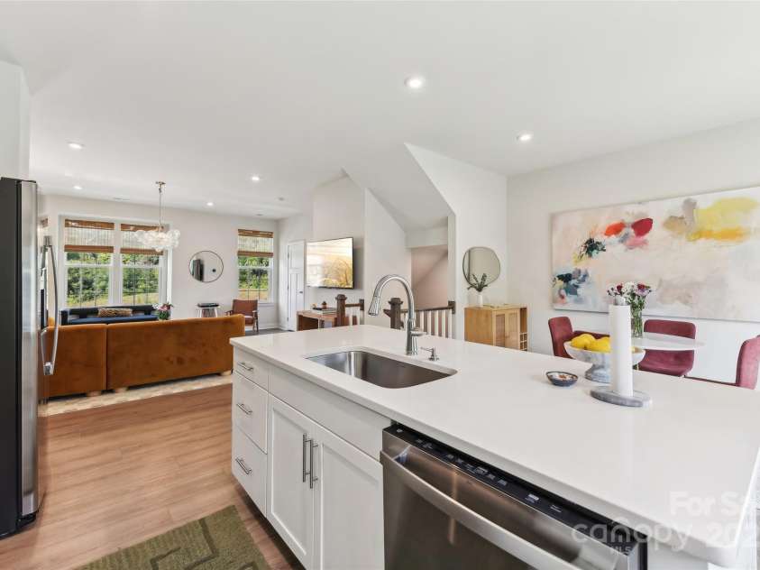 3222 Beeler Lane, Charlotte, NC 28208.  MLS# CAR4294344, YatesRealty ID 33328. 