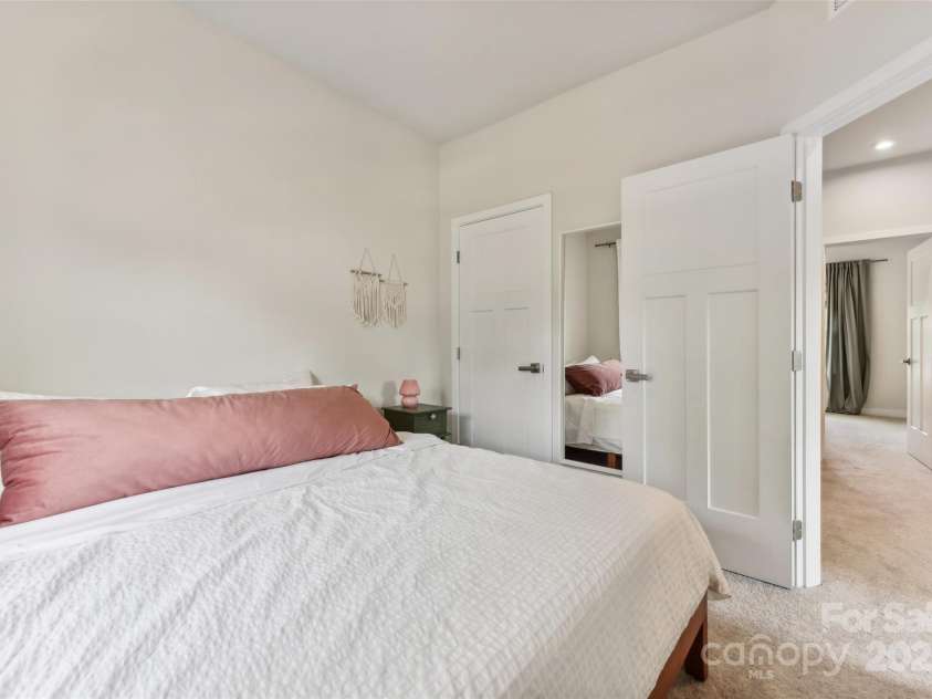3222 Beeler Lane, Charlotte, NC 28208.  MLS# CAR4294344, YatesRealty ID 33328. 