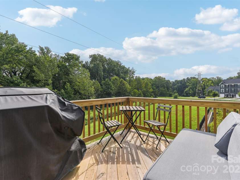 3222 Beeler Lane, Charlotte, NC 28208.  MLS# CAR4294344, YatesRealty ID 33328. 