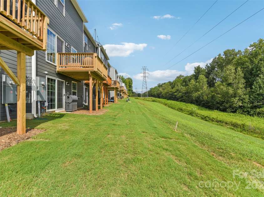3222 Beeler Lane, Charlotte, NC 28208.  MLS# CAR4294344, YatesRealty ID 33328. 