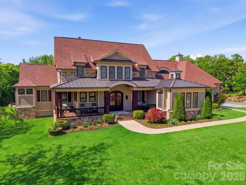 425 Bridlepath Trail, Davidson, NC 28036.  MLS# CAR4384484, YatesRealty ID 33328. 