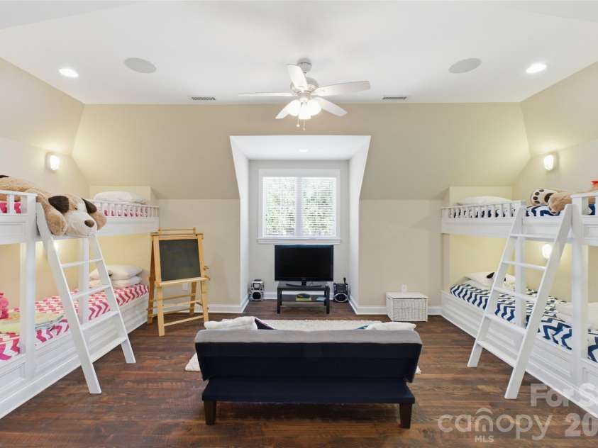 425 Bridlepath Trail, Davidson, NC 28036.  MLS# CAR4384484, YatesRealty ID 33328. Bonus Room