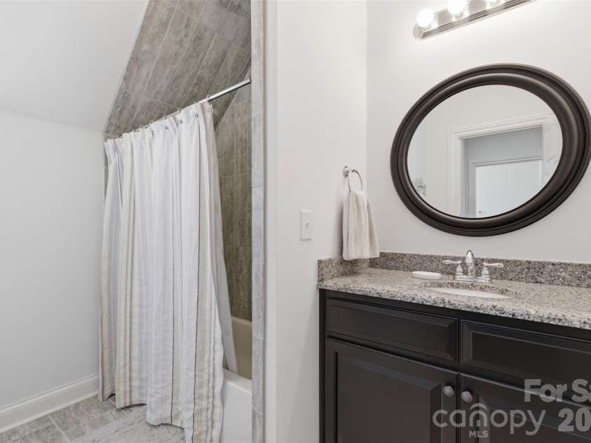 425 Bridlepath Trail, Davidson, NC 28036.  MLS# CAR4384484, YatesRealty ID 33328. Full Bath #3