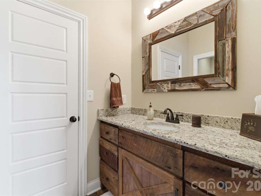 425 Bridlepath Trail, Davidson, NC 28036.  MLS# CAR4384484, YatesRealty ID 33328. Full Bath #4