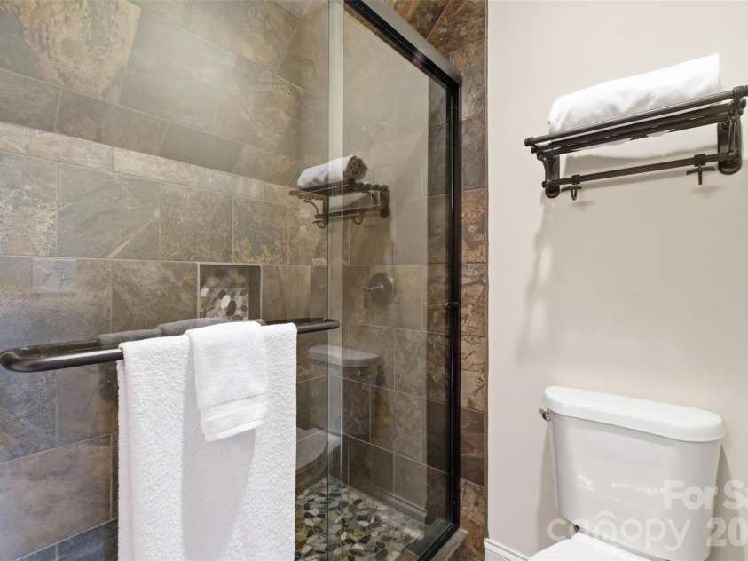 425 Bridlepath Trail, Davidson, NC 28036.  MLS# CAR4384484, YatesRealty ID 33328. Full Bath #4