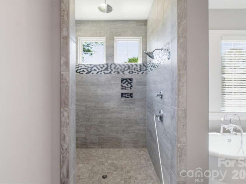 425 Bridlepath Trail, Davidson, NC 28036.  MLS# CAR4384484, YatesRealty ID 33328. Master Bathroom