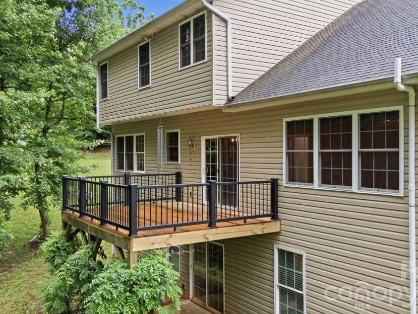 190 Meadow Glen Drive, Troutman, NC 28166.  MLS# CAR4385306, YatesRealty ID 33329. 