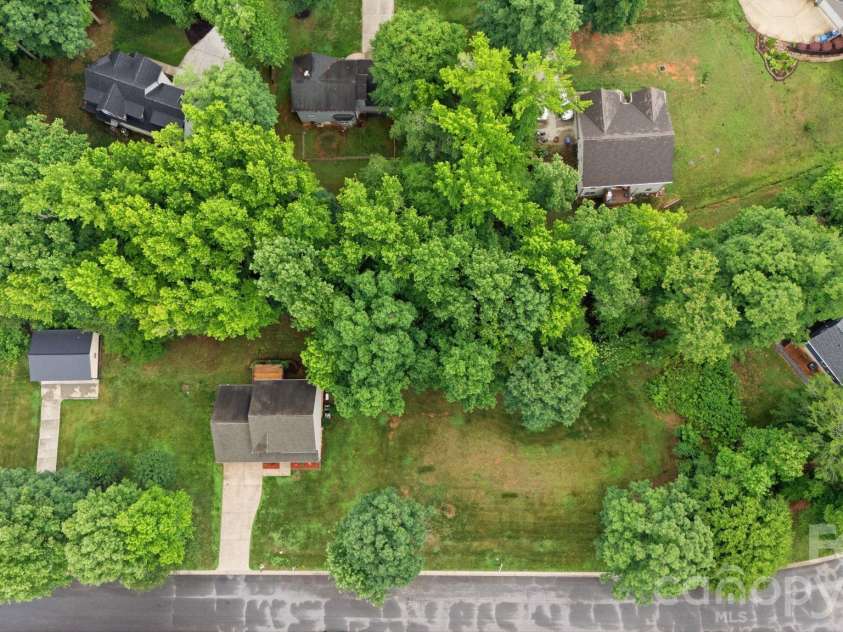 190 Meadow Glen Drive, Troutman, NC 28166.  MLS# CAR4385306, YatesRealty ID 33329. 