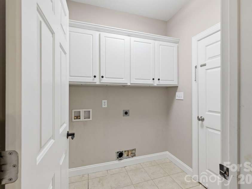 190 Meadow Glen Drive, Troutman, NC 28166.  MLS# CAR4385306, YatesRealty ID 33329. 