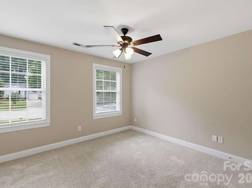 190 Meadow Glen Drive, Troutman, NC 28166.  MLS# CAR4385306, YatesRealty ID 33329. 