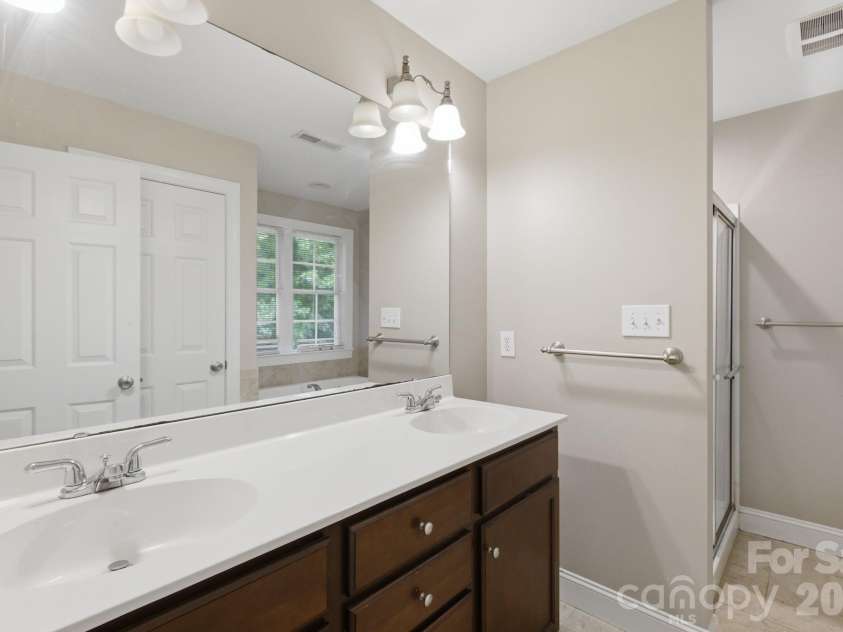 190 Meadow Glen Drive, Troutman, NC 28166.  MLS# CAR4385306, YatesRealty ID 33329. 