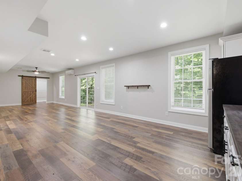 190 Meadow Glen Drive, Troutman, NC 28166.  MLS# CAR4385306, YatesRealty ID 33329. 