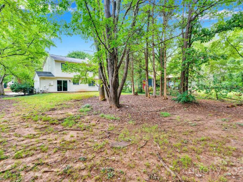 6648 Pinta Court, Charlotte, NC 28227.  MLS# CAR4293720, YatesRealty ID 33329. Backyard