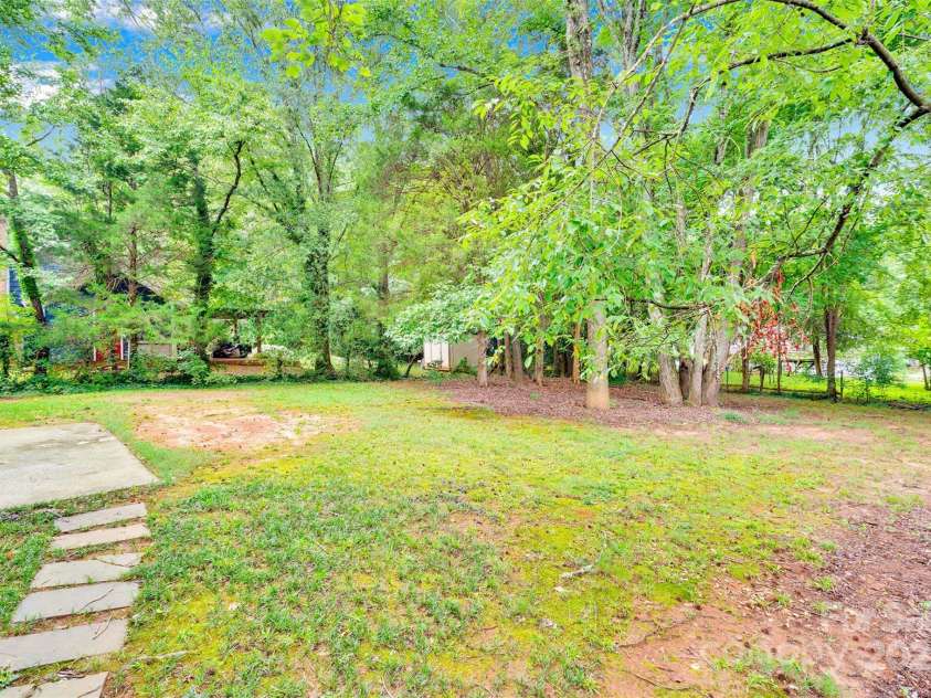 6648 Pinta Court, Charlotte, NC 28227.  MLS# CAR4293720, YatesRealty ID 33329. Patio