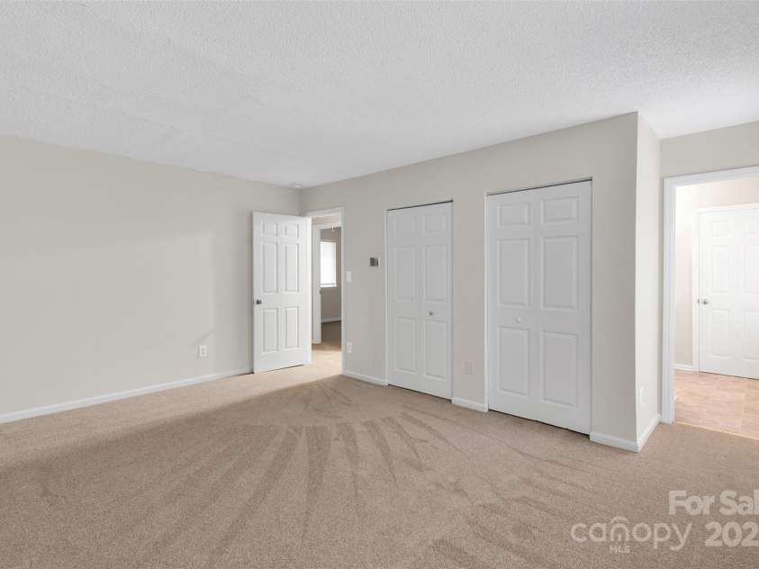 6648 Pinta Court, Charlotte, NC 28227.  MLS# CAR4293720, YatesRealty ID 33329. Primary Bedroom - Bathroom Access