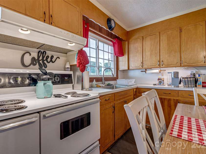 148 Hudson Lane, Statesville, NC 28625.  MLS# CAR4171535, YatesRealty ID 3333. 
