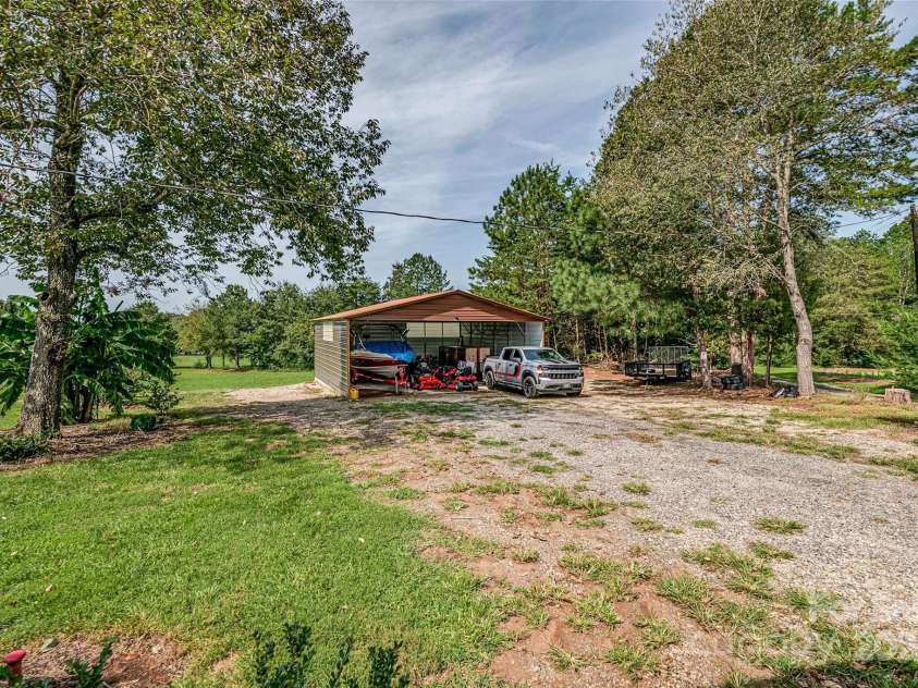 148 Hudson Lane, Statesville, NC 28625.  MLS# CAR4171535, YatesRealty ID 3333. 