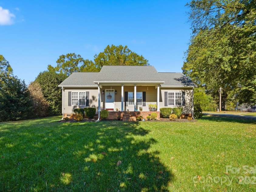 213 Carrie Drive, Oakboro, NC 28129.  MLS# CAR4307483, YatesRealty ID 3333. 