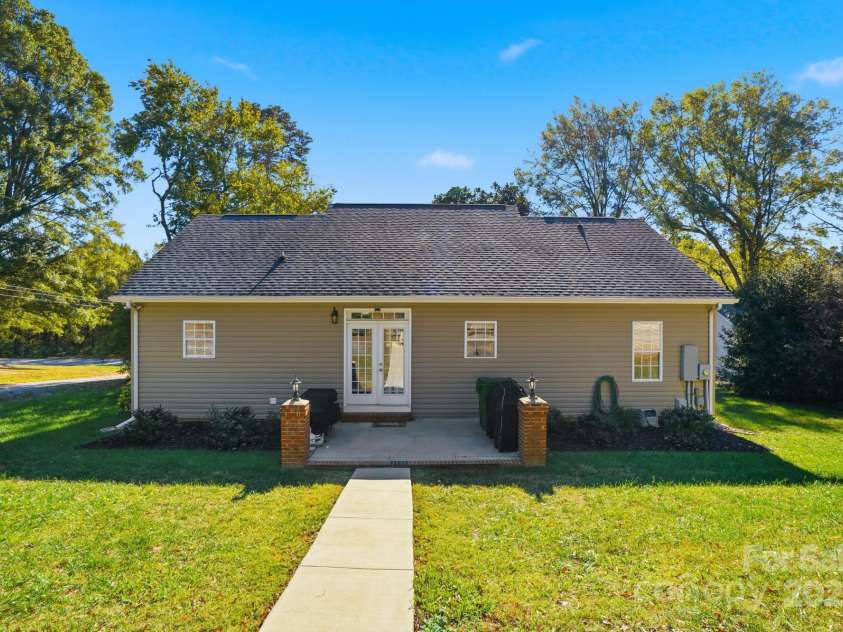 213 Carrie Drive, Oakboro, NC 28129.  MLS# CAR4307483, YatesRealty ID 3333. 