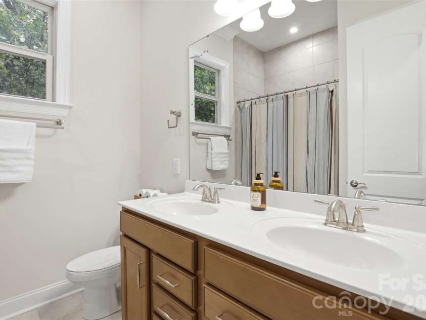 5701 Regal Way, Indian Land, SC 29707.  MLS# CAR4382841, YatesRealty ID 33330. Full bath shared by 2 bedrooms on main