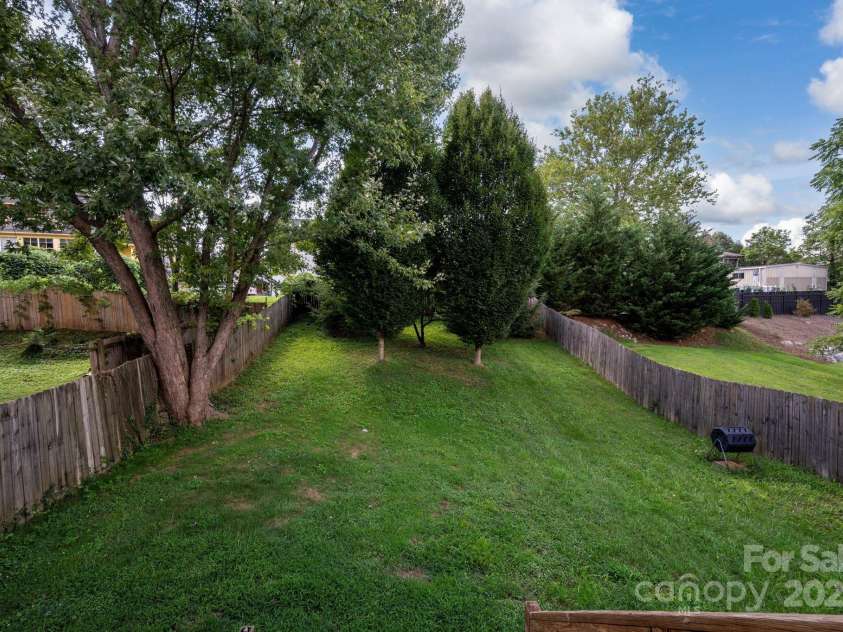 38 Austin Avenue, Asheville, NC 28801.  MLS# CAR4293035, YatesRealty ID 33331. Another view of the wonderful backyard