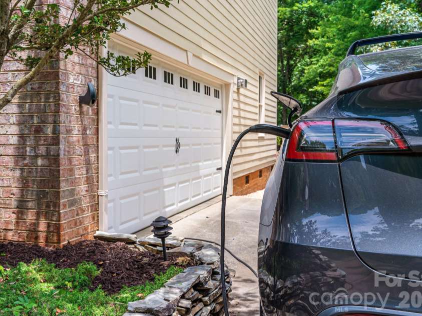 1209 High Brook Drive, Waxhaw, NC 28173.  MLS# CAR4388462, YatesRealty ID 33332. 