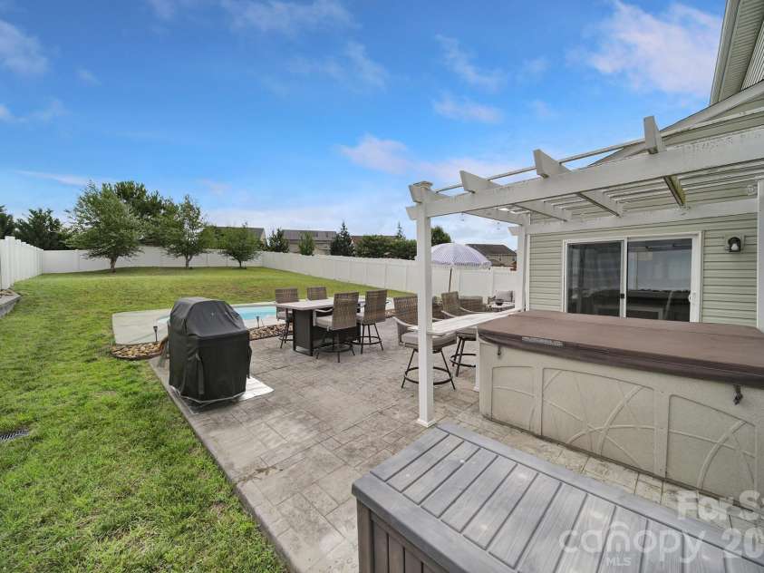 3622 Catherine Creek Place, Davidson, NC 28036.  MLS# CAR4389546, YatesRealty ID 33334. 