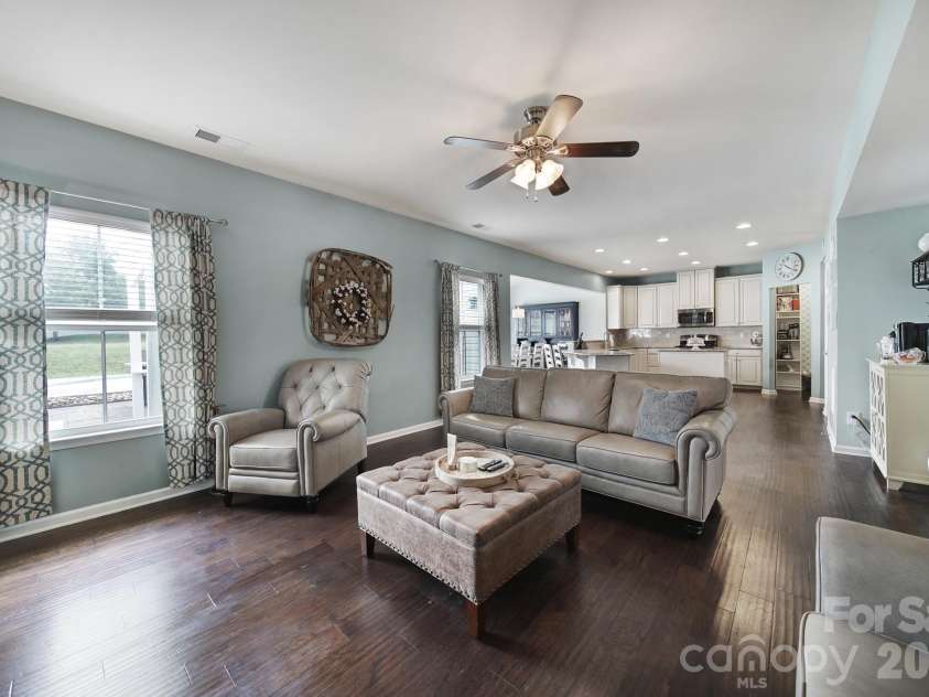 3622 Catherine Creek Place, Davidson, NC 28036.  MLS# CAR4389546, YatesRealty ID 33334. 